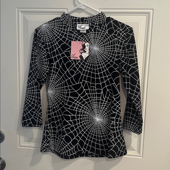 @hellsbellebeth - Picture 2 of 7